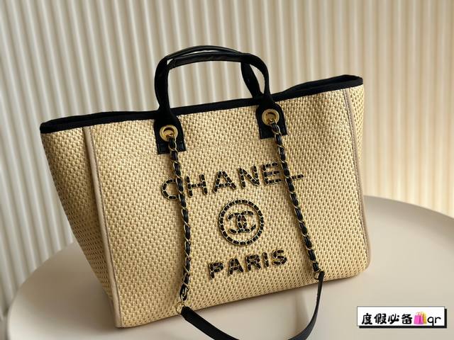 Chanel 新款帆布沙滩包购物袋 Chanel帆布沙滩包每年都会出新的款 跟老款不同的logo装饰更加高端大气 容量超级可妈咪包 Dd