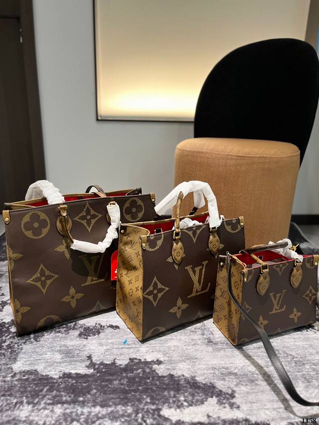 Lv 爆款购物袋 丛林系列 购物袋 Mini Onthego 购物或周末出游 拎起 Onthego 手袋即刻出发 Lv 新款 购物袋大花新料拼色 每一面都有不同