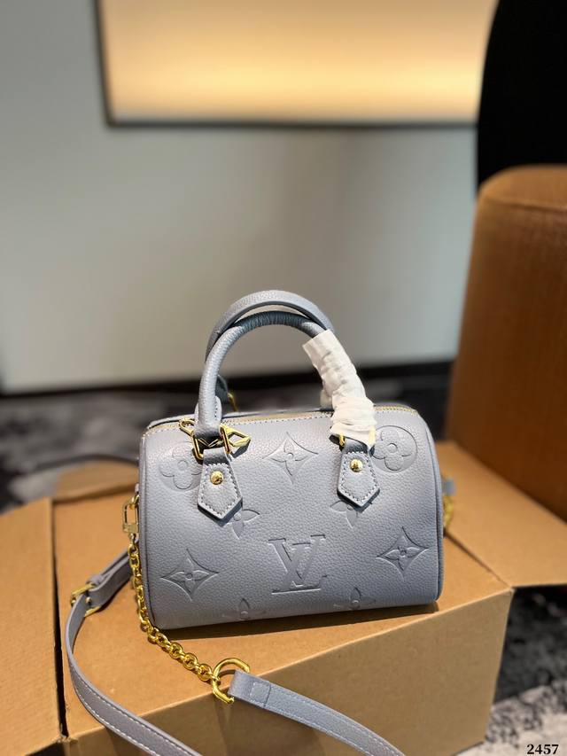 折叠礼盒 Lv Speedy 20Cm 枕头包 新配色 无论版型 内里和专柜毫无差别 真正原版复刻 内里可拆卸 火遍全球的爆款机场大包 机车女神包 明星