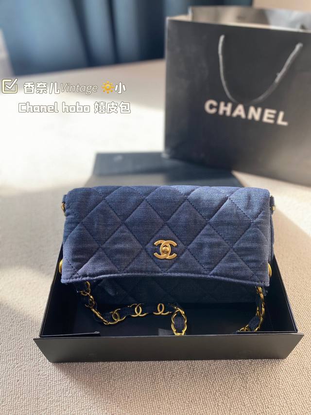 Chanel Hobo 嬉皮包 慵懒随性又好背 上身满满的惊喜 高级慵懒又随性 彻底心动的一只 Size：小号28 28