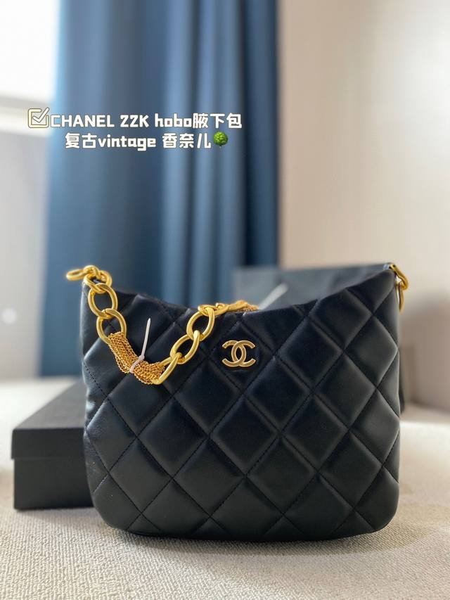 配盒 这也太高级了 Chanel 22K小号hobo腋下包新一季的包包又一大爆款很复古很vintage 一眼就爱上了 黑金hob