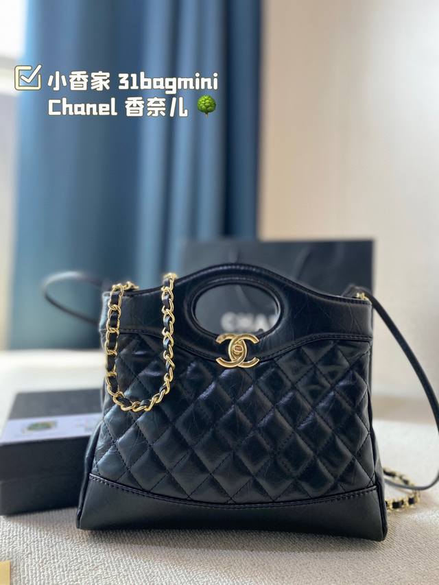 配盒 Size：23*19Cm 小香家 23A值得入手的31Bagmini Chanel又又又复刻了 新款31Bag出了mini