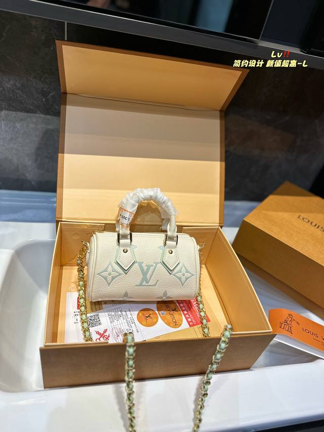 礼盒包装 Lv Speedy 16Cm枕头包 无论版型 内里和专柜毫无差别 真正原版复刻 内里可拆卸 火遍全球的爆款机场大包 机车女神包 明星同款 贵气