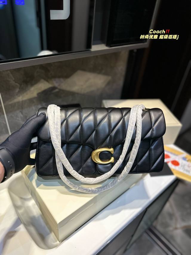 礼盒包装 Coach All Black链条 。Otabby 系列新款 Coach 链条 ”。包包天花板来啦~ 暗黑系高级感拉满的全黑金