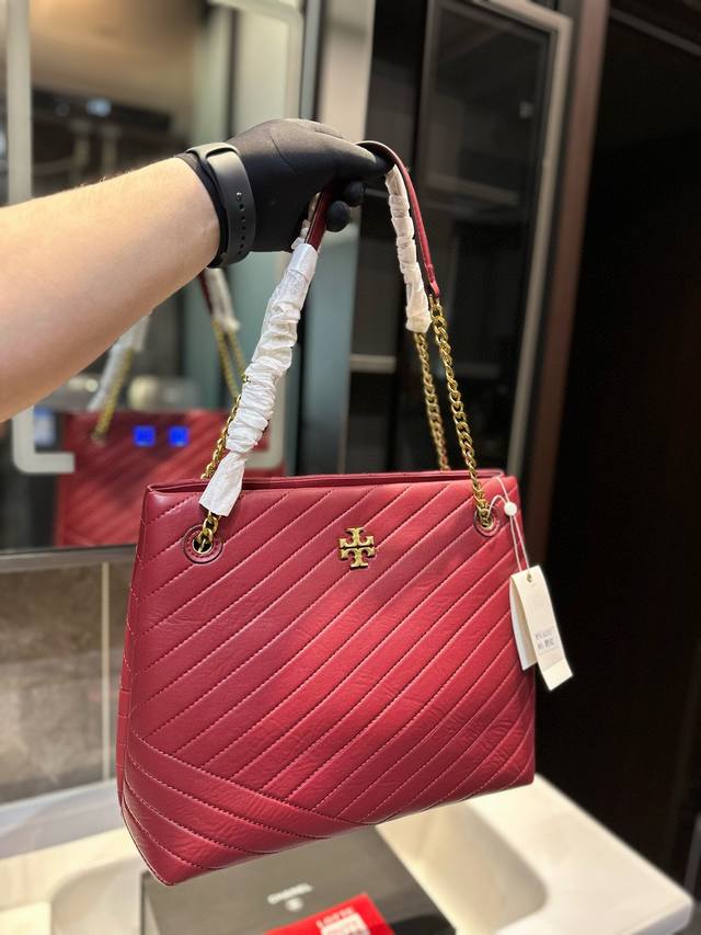 托里伯奇/Tory Burch Tb链条手提包腋下包 容量ok 完全满足日常出行需要 真的太太太 ×100遍 好看了~ 经典又富