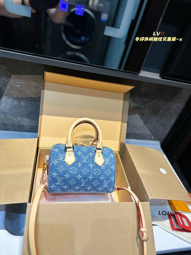 礼盒包装 Lv Speedy 20Cm枕头包 无论版型 内里和专柜毫无差别 真正原版复刻 内里可拆卸 火遍全球的爆款机场大包 机车女神包 明星同款 贵气