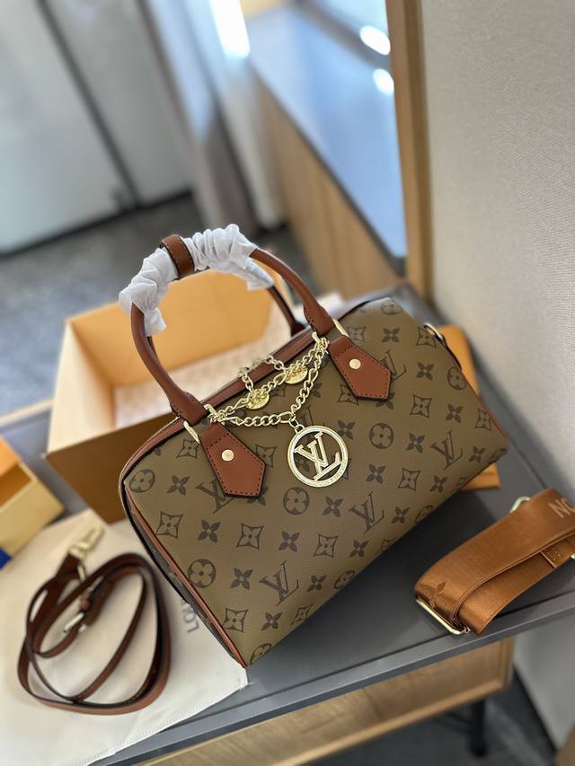 礼盒包装 Lv Speedy 黄色老花枕头包 Lv 新款系列 枕头包 手袋,全网首发 Lv Speedy Nano 枕头包这款retiro 手袋