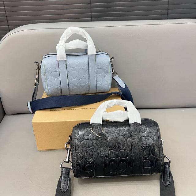 Coach 蔻驰 Gotham24 系列 手提斜挎包 Duffle波士顿圆桶包 单肩斜挎包 经典logo搭配原厂工艺材质 采用精湛镶嵌细工，实物拍摄 配