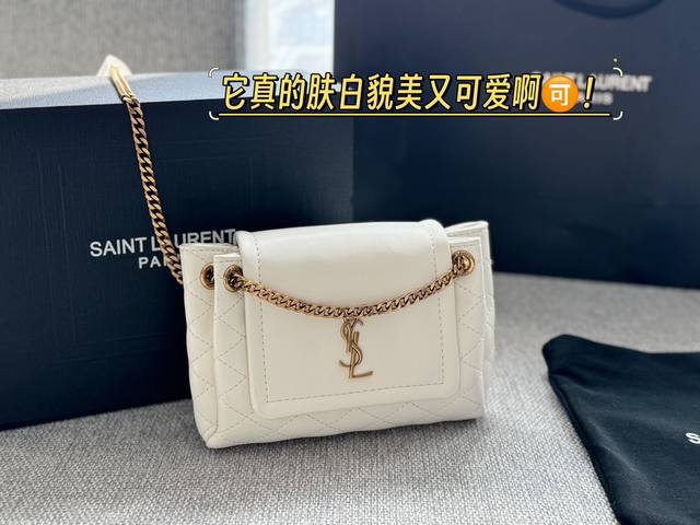 配盒 Size：17*12Cm 牛皮品质出 Ysl Mini Nolita手袋 精致、可爱还很能装～ 背他真的是温柔小仙