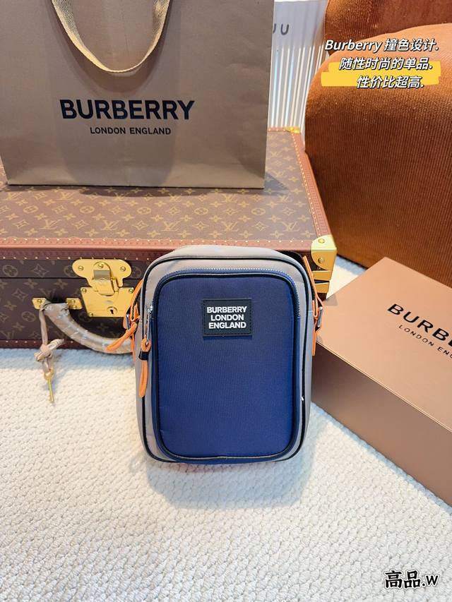 巴宝莉 Burberry 尼龙相机包 百搭到没朋友 就是酷 时尚感超强 辦识度很高 材质超轻很能装，上身也帅气尺寸：18*8*23Cm