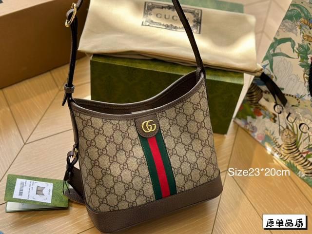 全套包装 Gucci 新款ophidia系列 小号 Hobo 包包 肩带可调节～通勤百搭单品 容量很满足日常需球搭配当下流行的格雷风好看惨啦太爱