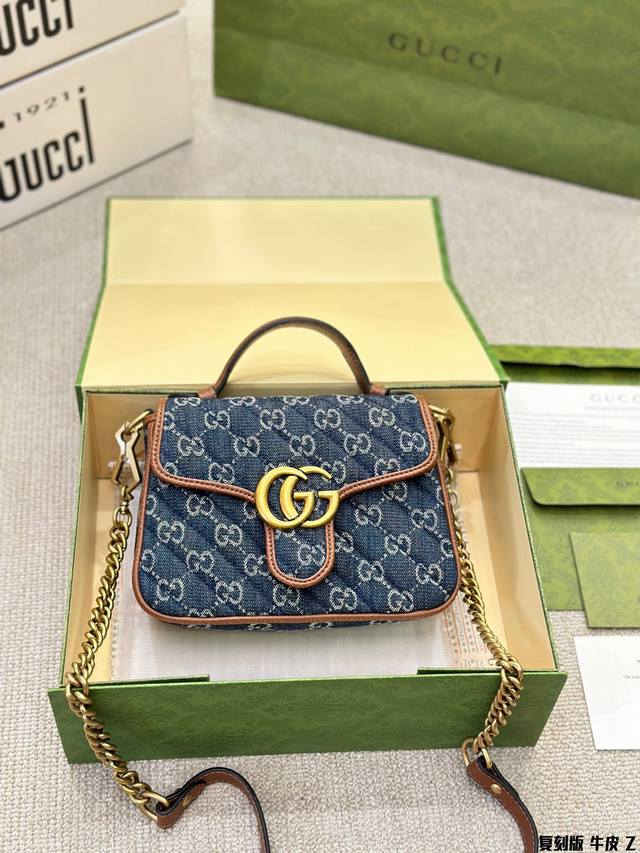 复刻版 牛皮 Gucci 手拎斜挎单肩包 从上一季就火遍时尚圈 Gg Marmont 今年风头依然不减 标志性的双g 1Ogo带