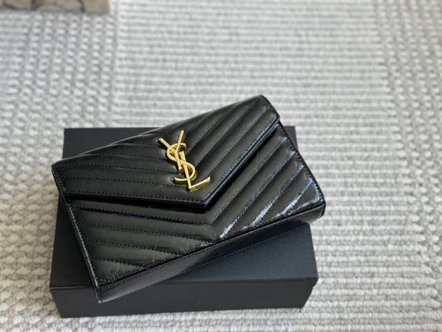 配盒 Size：23*14 Cm Ysl Woc信封包 看起来质感特别好！耐磨耐用！ 斜挎腋下