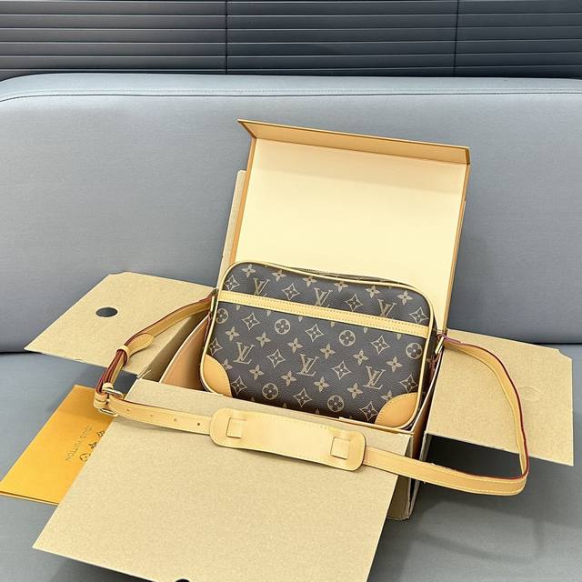 Louisvuitton 路易威登 Vintage中古横版相机包 单肩包 男女通用斜挎包 采用精湛镶嵌细工，实物拍摄 原厂原版面料 配送防尘袋 折叠礼盒