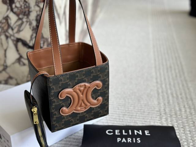 Celine Box小盒子系列合集太复古俏皮了 这几个系列都入了,今年的 Celine太迷人了,入坑无悔 像化妆盒一样的造型,容量超级大,可以放