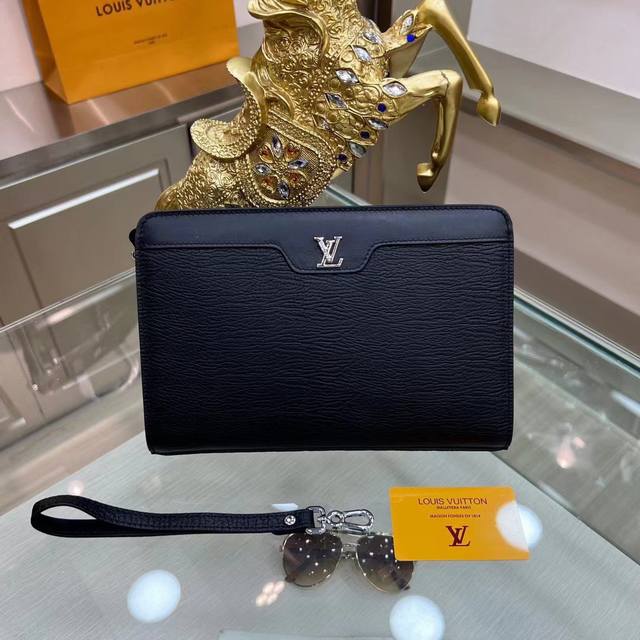 颜色 黑尺寸 25X17型号 170902Louis Vuitton 路易威登 高级定制 男士手包系列 进口牛皮配密码锁，资深裁缝 立体剪裁完美版型 上手效果极