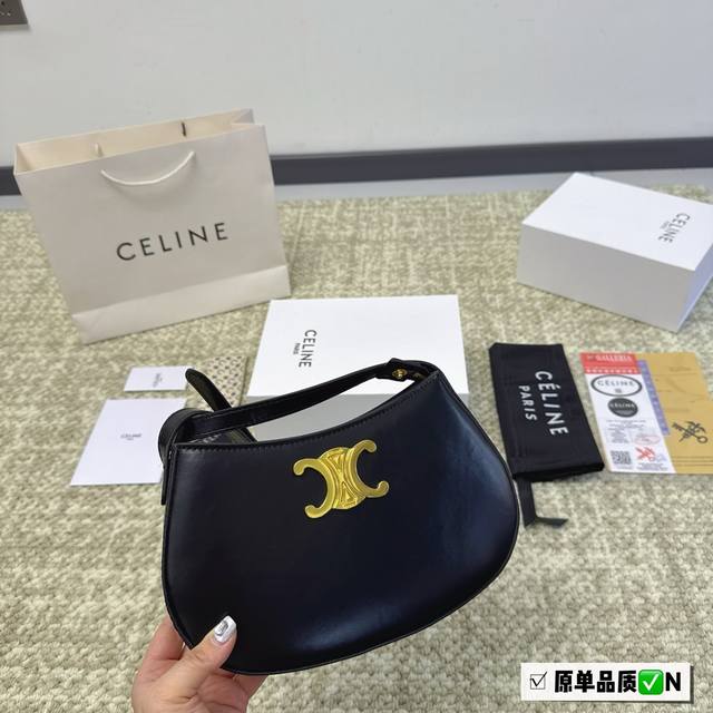 折叠盒 赠丝巾 Celine | 24Su最新手袋tilly 精致又带有甜美度的圆润造型极具法式小资精髓 肩带可调节 小巧又实用