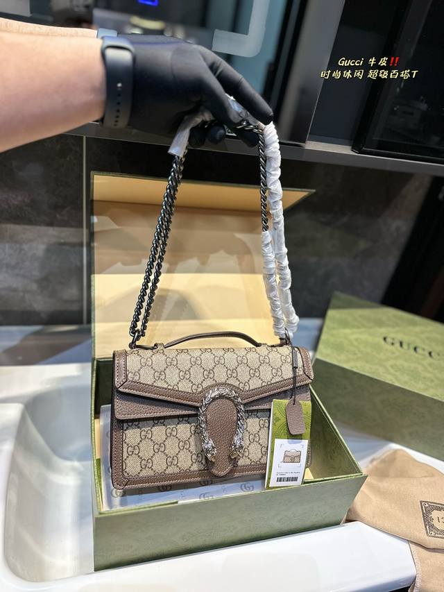 折叠礼盒 Gucci 酒神 新品 只能选一个你们就买这个酒神就可以了 我给你们种草图 看看他有多美腻 让年轻女孩们心动 好看 容量大尺寸