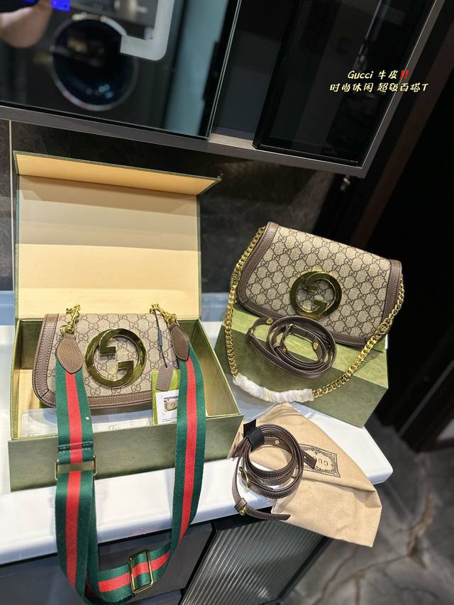 折叠礼盒 Gucci 绝对的大爆款blondie 金属镂空logo 搭配翻盖包身设计 经典且复古 绝不能错过尺寸：21Cm小 23Cm大