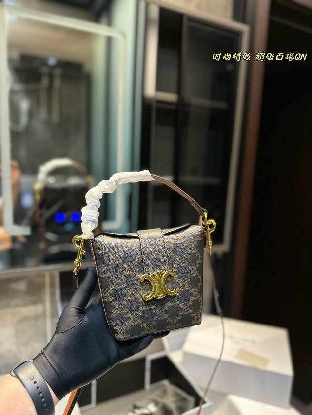 礼盒包装 Celine24早春新品，Mini薯条包来喽 实物真的好可爱，斜挎手拎 尺寸13*15 15*18