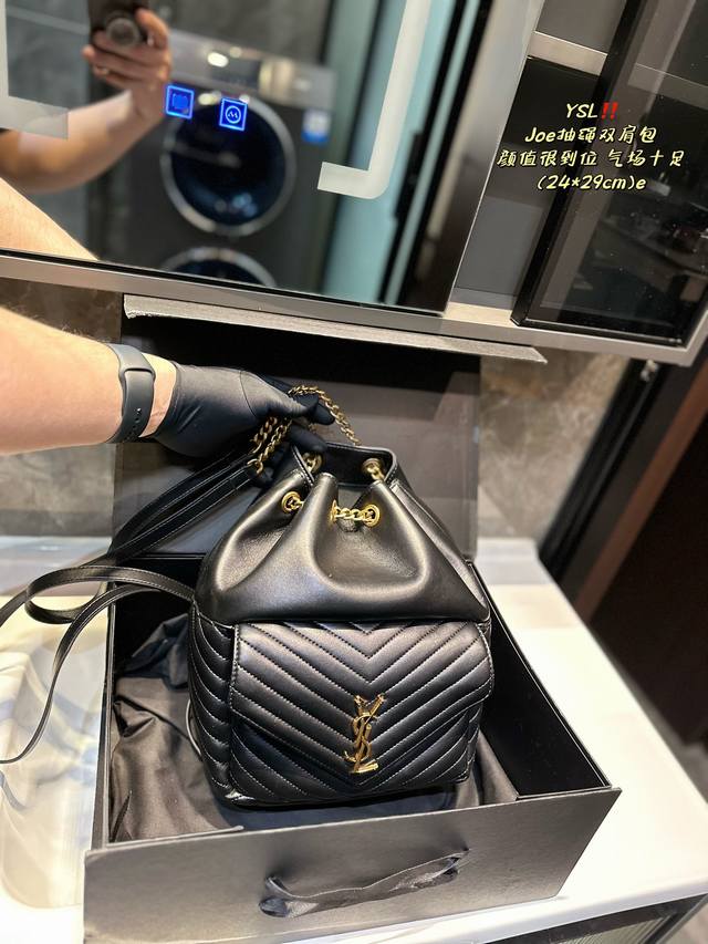 礼盒包装 圣罗兰ysl Joe抽绳双肩包 颜值很到位 气场十足 任何风格都可轻松驾驭 集美必入尺寸24.29 - 点击图像关闭