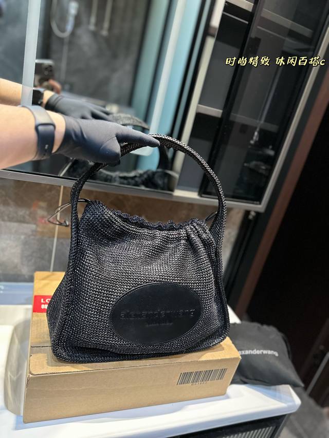 亚历山大王 抽带包罗纹针织alexanderwang大王全新春夏新款ryan手提包针织材料瞬间感受到春夏 的清新浪漫气息抽绳收口设计带来轻巧独特的造型分分钟钟揽 - 点击图像关闭