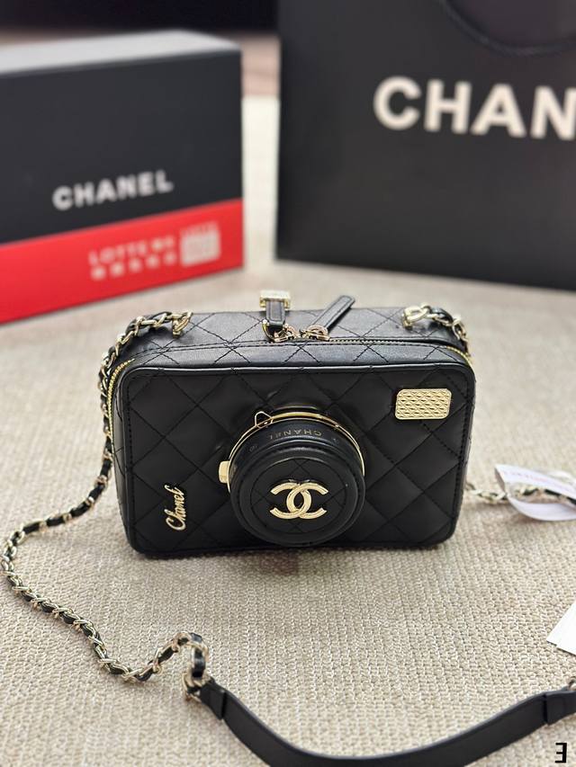 小羊皮 香奈儿24S新款相机包 Camera Bag Vic 限量 香奈儿 Chanel 24Ss 新款相机包 Camera Bag 可斜挎 空间能满足日常容量