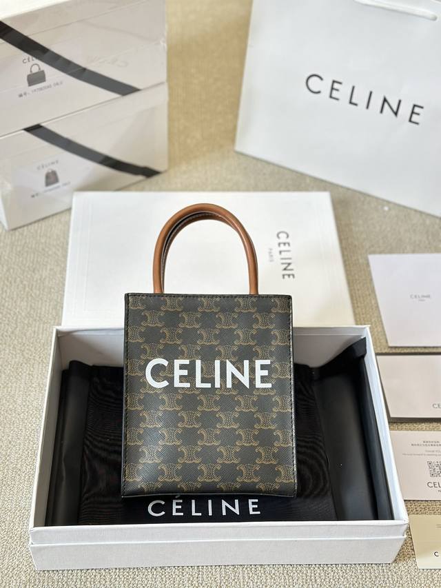 顶级原单 纯牛皮 Celine老花托特包 为啥 是celine必入款国 之前一直被安利celine Tote, 刚好现在有了mini和大号两个size■ Cel