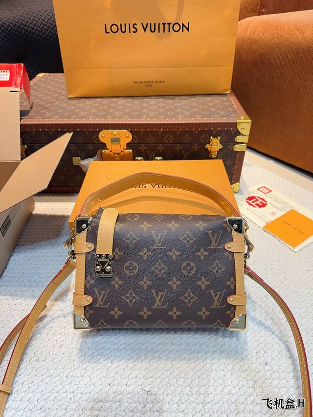 配礼盒 Lv 24王炸新款包trunk 新品 走秀小软箱s来了终于 超级洋气 Upupup 搜索lv 软箱子尺寸：23*8*16Cm - 点击图像关闭