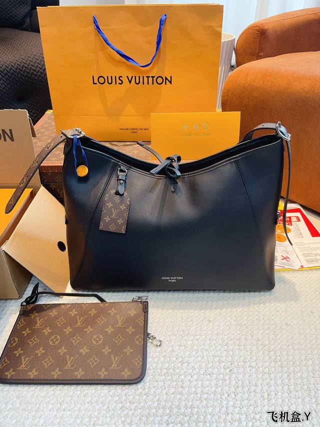 配礼盒. Lv Carryall 新款购物袋 这款包真的太有味道了，浓浓的复古风情，Vintage 的精髓体现的淋漓尽致，灵感源自档案馆的复古细节，尤其值得称道 - 点击图像关闭