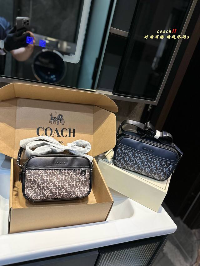 礼盒包装 Coach 蔻驰新品双拉链相机包 Graham Monogram单肩包 男士斜挎包 经典logo搭配原厂工艺材质 休闲百搭斜挎包 采用精湛镶嵌细工，实