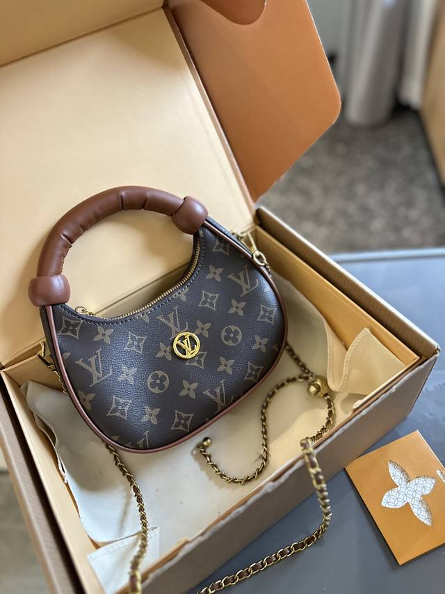 礼盒包装 Lv Ysl Dior中古bagatelle ，小金球腋下包 单肩斜挎款 这款包真的很简单 越看越好看 容量非常感人 轻松装纳日常随身物品 这只包真的 - 点击图像关闭