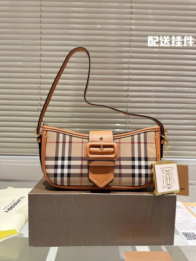 配挂件 Burberry 原单货 巴宝莉专柜最新款实用耐久的 配牛皮 四季必备 林心如等各大明星同款尺寸 24