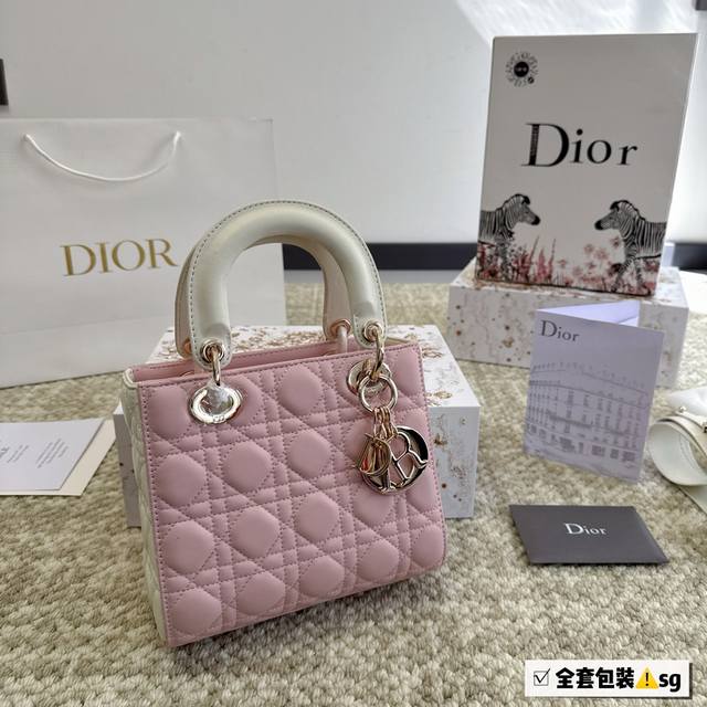 全套包装 原单 尺寸：Size: 20Cm 高品版.升级出货 Dior 戴妃羊皮款 更加加分！！