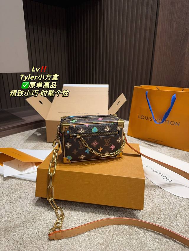 原单高品 全套包装尺寸17.12 Lv Tyler小方盒 材质耐造耐磨 设计简约 包身轻便 日常造不心疼 黑色万年长青款 上身酷！时髦！