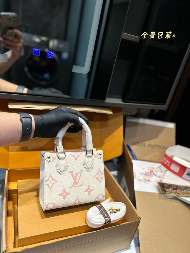 折叠飞机礼盒 Lv Onthego 18Cm 压字 丛林包 时尚托特包 大象灰原单品质 Lv A B面喷绘 Onthego妈咪袋 性价比之王这是一款超赞的包型，