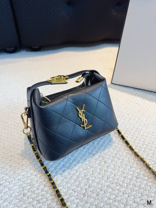 圣罗兰 Ysl 饭盒包. 轻松演绎复古时髦 包型挺阔，简约而不简单不需要过多的装饰，日常搭配西装和t恤，就能将高级感体现的淋漓尽致！尺寸：19*10*14Cm