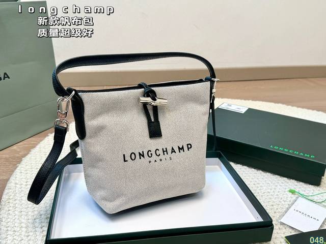 配盒 珑骧longchamp 新款帆布包 最近风很大的一款喔 质量超好 尺寸 17 18