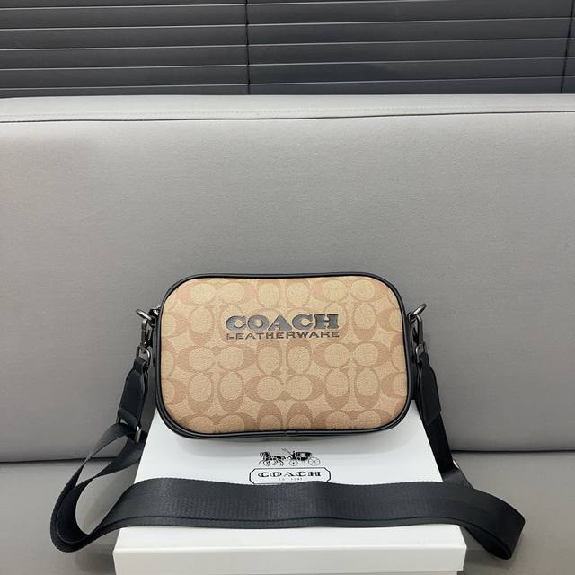 Coach 蔻驰 相机包印花单肩包 男士斜挎包 经典logo搭配原厂工艺材质 休闲百搭斜挎包 采用精湛镶嵌细工，实物拍摄 原厂原版面料 配送礼盒防尘袋 23 X