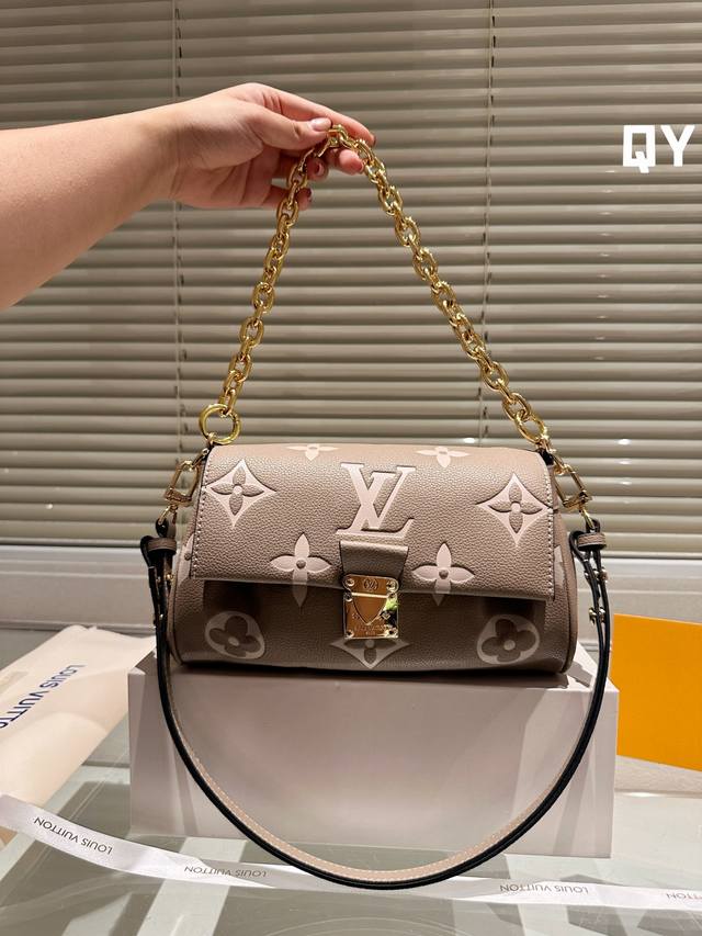 顶级原单 全钢五金 Louis Vuitton Favorite 饺子包 非常低调耐看 全皮质感满满 多种背法 可盐可甜 尺寸24 15Cm