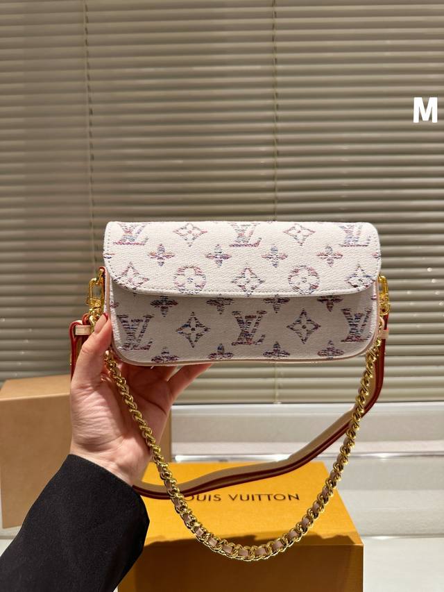 原版布 2024新款 Lv 路易威登 Wallet On Chain Ivy腋下包 尺寸22 13Cm