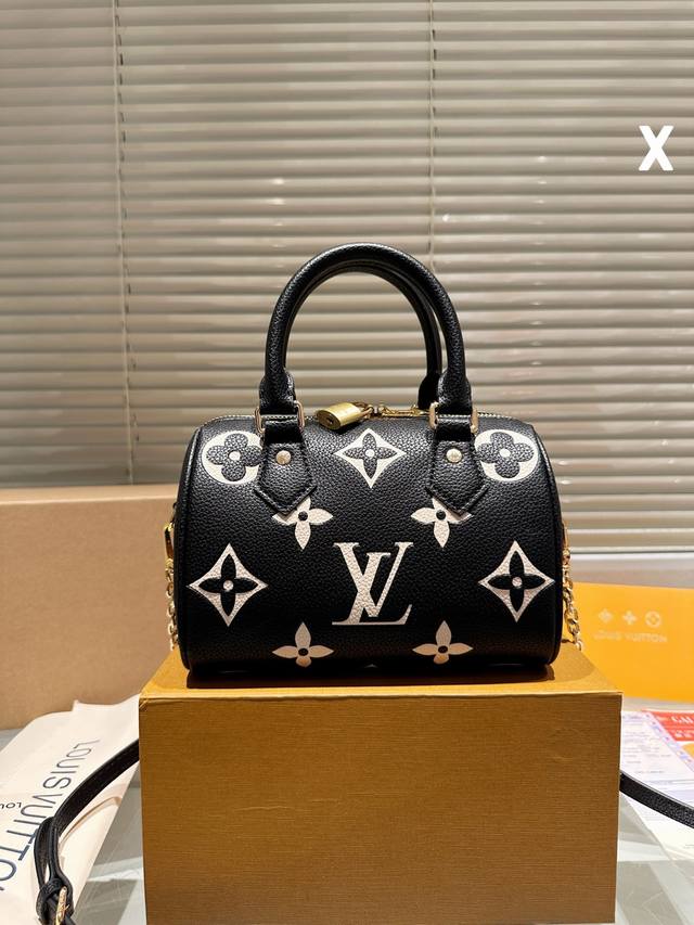 Lv Speedy 20Cm枕头包 无论版型 内里和专柜毫无差别 真正原版复刻 内里可拆卸 火遍全球的爆款机场大包 机车女神包 明星同款 贵气而充满活力的品牌设