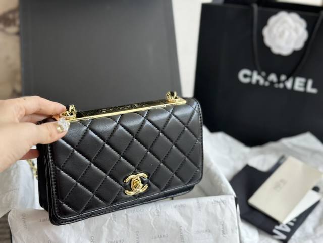 原单小羊皮 “Chanel 19 Trendy Woc 发财包 ” ｜免税店包装飞机盒 “全套折叠礼盒包装” 小香牛皮最近好多明星都在背chanel 19 这款