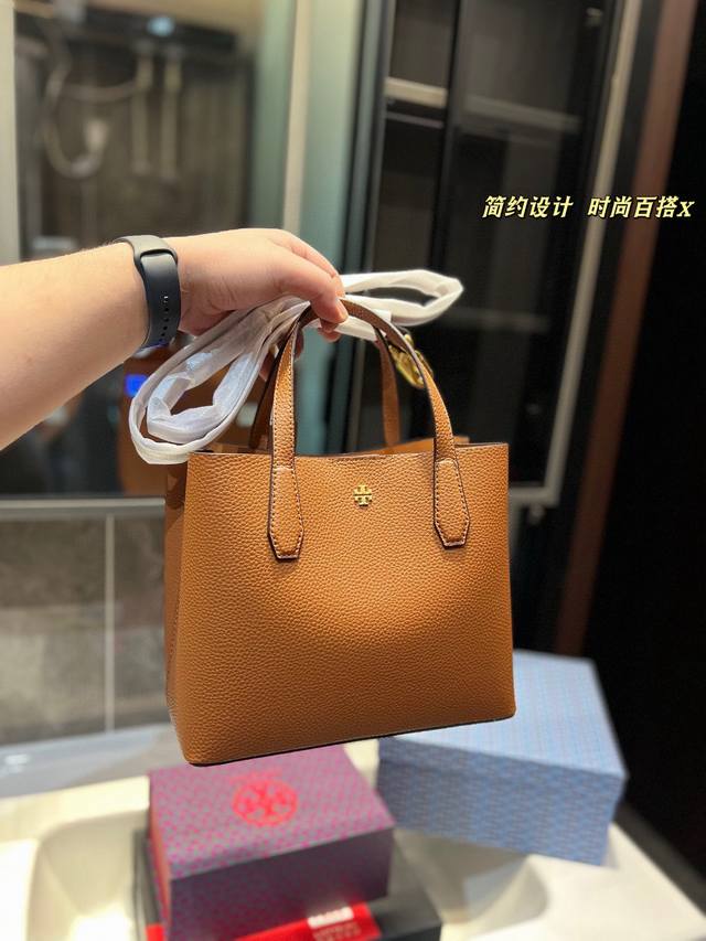 Tory Burch 托里伯奇 饺子包 大小适中.原单开模定制 五金内衬镂空logo 内带产地标进口面料手感质感超级好更耐磨！亮泽五金不褪色 单肩斜挎包时尚百搭