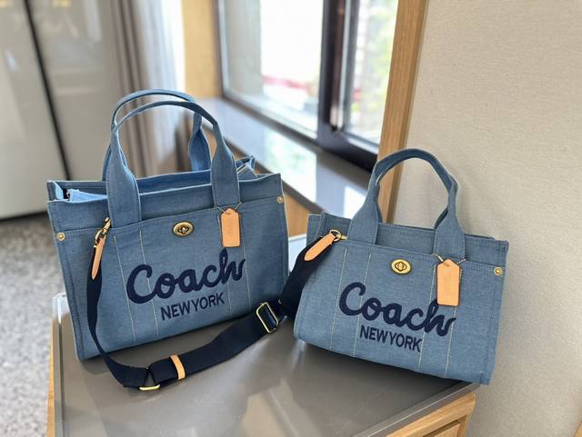 原版布 Coach 1 2024 Vew 超级轻便！Cargo托特包 : Cargo Tote 配备可拆卸肩带 向肩背司斜挎 还配备了两个方便的外置口袋 小正面