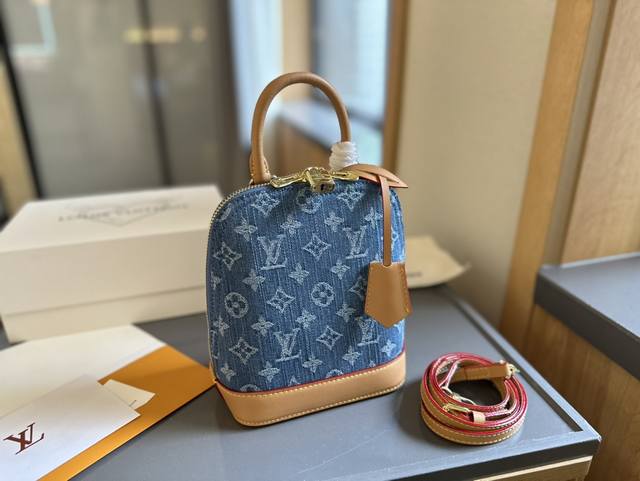 折叠礼盒包装 Lv Alma 双肩贝壳包 原版高品质 包包这款Retiro 手袋以标志性的老花面料制成 经典永恒。优雅低调的外形设计和宽敞的包身更加入了实用性。