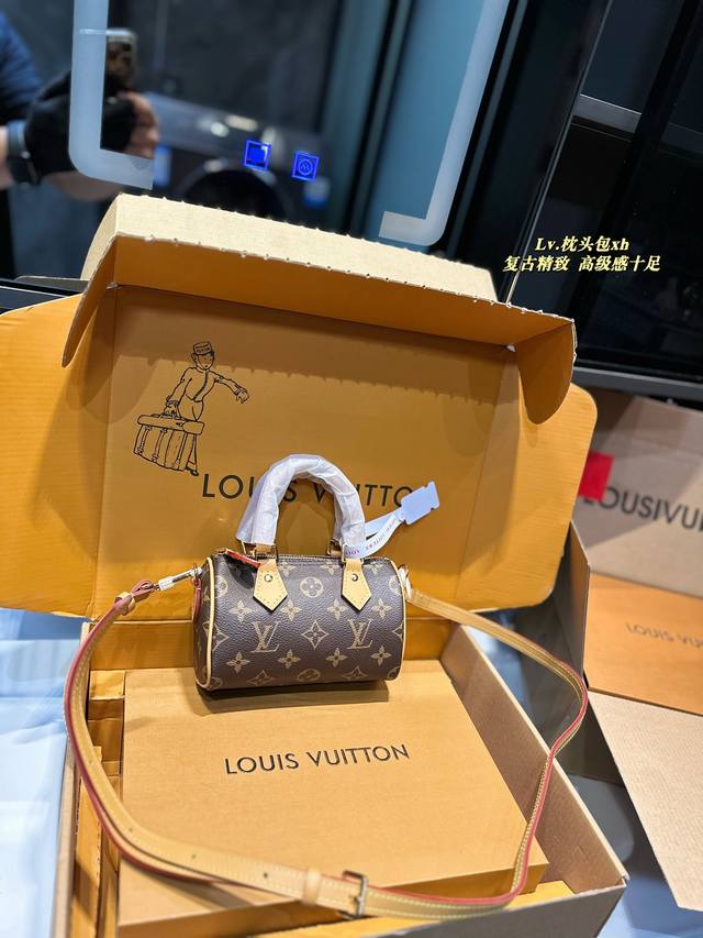 折叠飞机礼盒 LV Nano Speedy 16 枕头包 LV 新款系列 枕头包 手袋,全网首发 LV Speedy nano 枕头包这款Retiro 手袋以标