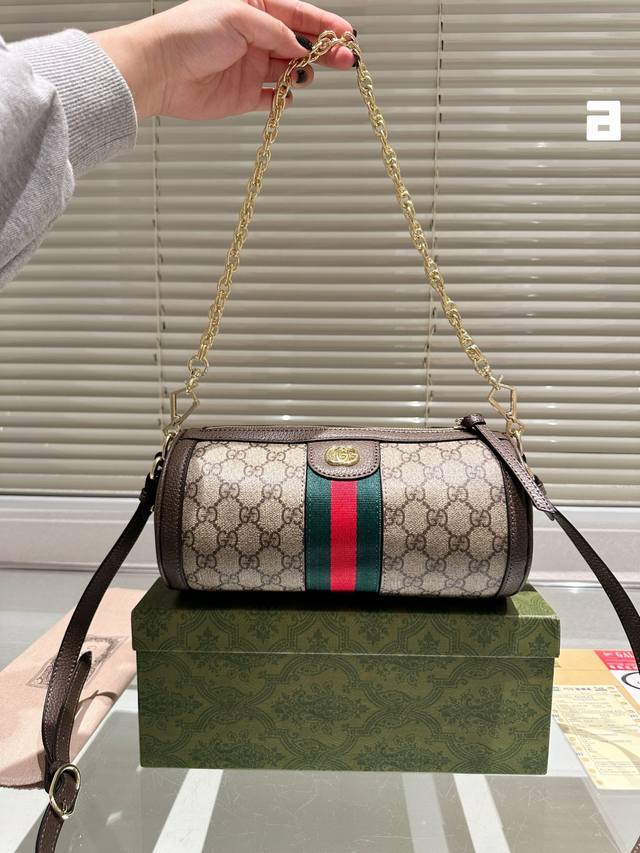 尺寸24cm Gucci 笔筒包 复古经典又高雅 自带古董包的气质 看似普通 上身惊艳