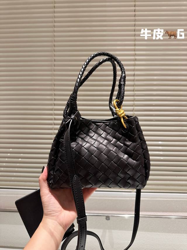 头层牛皮 舒淇同款降落伞包 BV 2024 Pre Fall Women Small Andiamo Parachute 降落伞包被很多客人种草的一款兼貝实用可