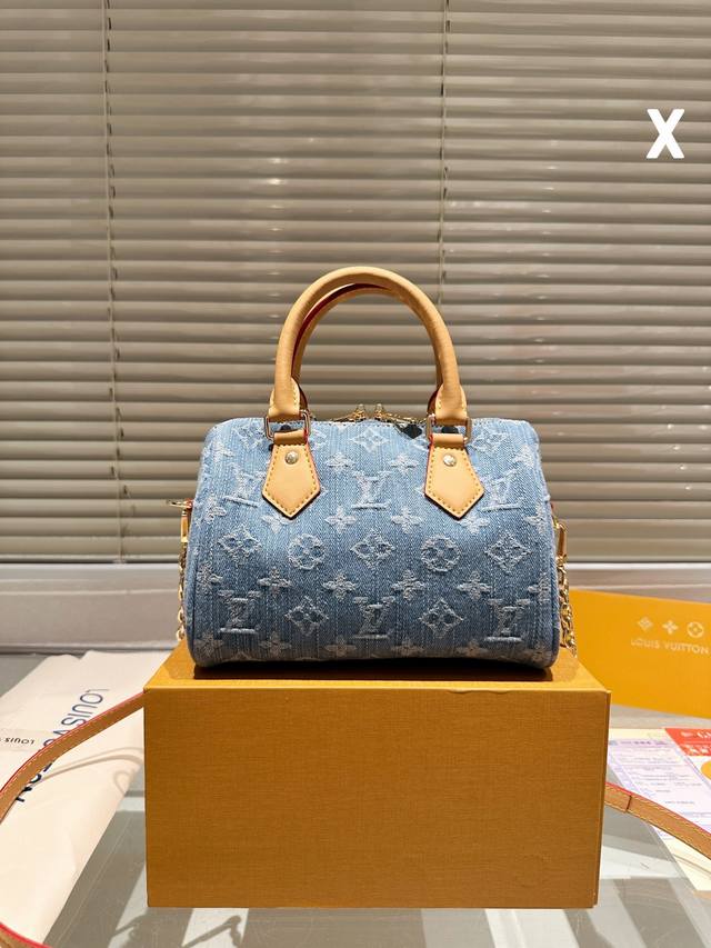 牛仔 LV Speedy 20cm 枕头包 LV 新款系列 枕头包 手袋,全网首发 LV Speedy nano 枕头包这款Retiro 手袋以标志性 经典永恒 - 点击图像关闭